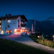 Lech Hotel Goldener Berg abends