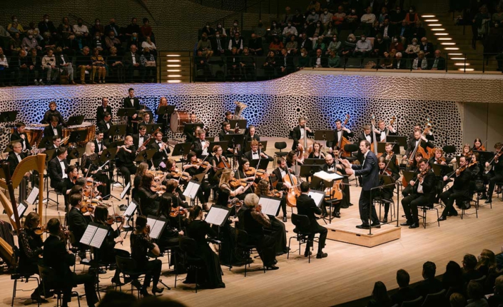 Das Kyiv Symphony Orchestra In Hamburg - Peter Von Stamm